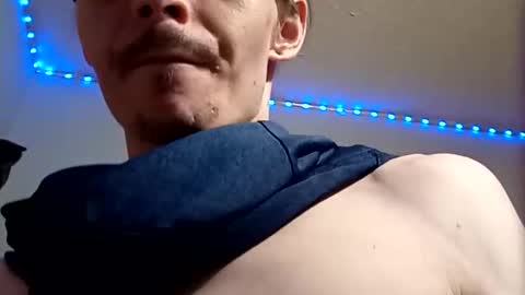 Snapshot of lildman420 chatting on 19, 11, 2025 lildman420 online show from 19, 11, 2025