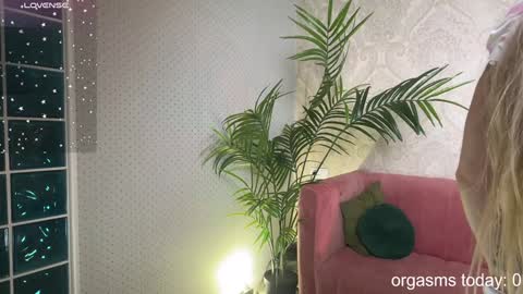 Lili online show from 7, 1, 2025