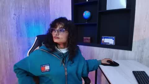 Snapshot of lili_clan chatting on 1, 10, 2025 lili_clan online show from 1, 10, 2025