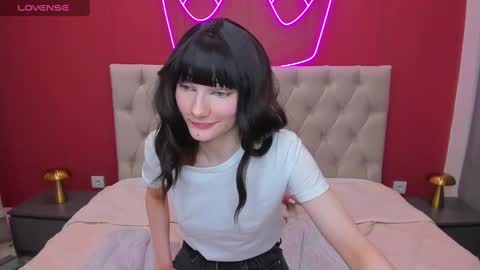 Snapshot of lili_flowerr chatting on 28, 2, 2025 Lilli follow me kiss online show from 28, 2, 2025