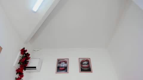 Lili Stone online show from 8, 2, 2026