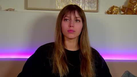 Mia online show from 2, 12, 2025