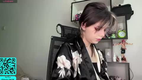 Snapshot of liliandaniels chatting on 4, 7, 2026 Lilian online show from 4, 7, 2026