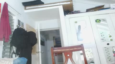 Snapshot of liliandoll chatting on 4, 3, 2025 yesica online show from 4, 3, 2025