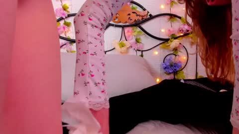 hi guys Im new here Im 18 years oldIve never had sex online show from 8, 2, 2025