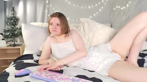 hi guys Im new here Im 18 years oldIve never had sex online show from 17, 12, 2025