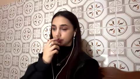 Snapshot of lilihalvorsen chatting on 6, 11, 2025 Lina online show from 6, 11, 2025