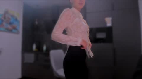 Snapshot of lililaluna chatting on 17, 1, 2025 ... online show from 17, 1, 2025