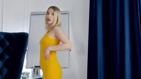 Snapshot of lililinn chatting on 28, 12, 2024 LiliLinn online show from 28, 12, 2024