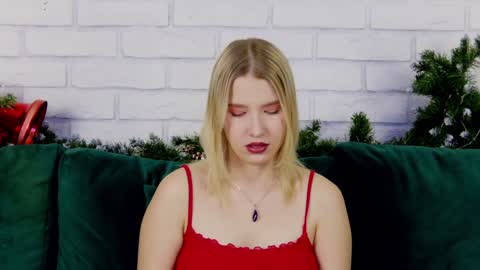 Snapshot of lililinn chatting on 13, 1, 2025 LiliLinn online show from 13, 1, 2025