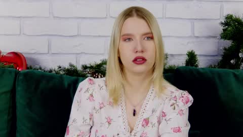 Snapshot of lililinn chatting on 15, 1, 2025 LiliLinn online show from 15, 1, 2025