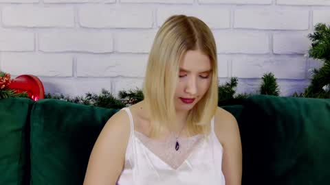 Snapshot of lililinn chatting on 15, 1, 2025 LiliLinn online show from 15, 1, 2025