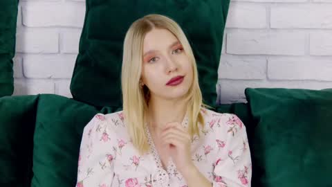 Snapshot of lililinn chatting on 21, 1, 2025 LiliLinn online show from 21, 1, 2025