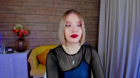 Snapshot of lililinn chatting on 4, 2, 2025 LiliLinn online show from 4, 2, 2025