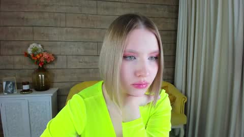 Snapshot of lililinn chatting on 12, 2, 2025 LiliLinn online show from 12, 2, 2025