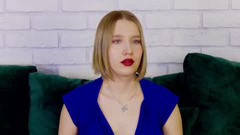 Snapshot of lililinn chatting on 15, 2, 2025 LiliLinn online show from 15, 2, 2025