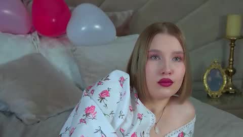 Snapshot of lililinn chatting on 17, 2, 2025 LiliLinn online show from 17, 2, 2025