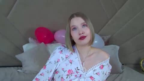 Snapshot of lililinn chatting on 17, 2, 2025 LiliLinn online show from 17, 2, 2025