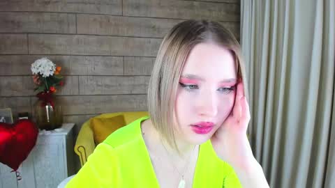 Snapshot of lililinn chatting on 19, 2, 2025 LiliLinn online show from 19, 2, 2025