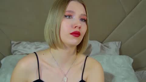 Snapshot of lililinn chatting on 25, 2, 2025 LiliLinn online show from 25, 2, 2025