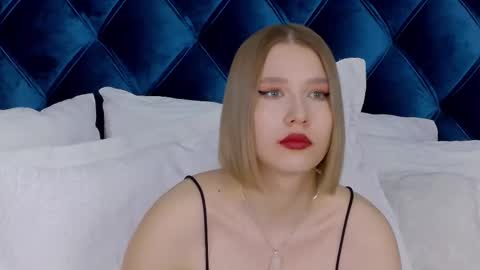 Snapshot of lililinn chatting on 27, 2, 2025 LiliLinn online show from 27, 2, 2025