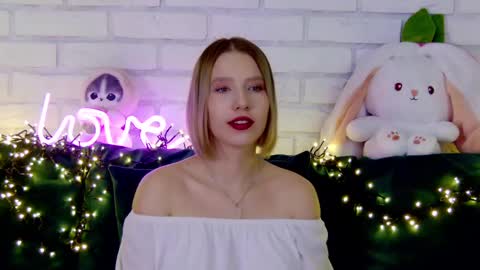 Snapshot of lililinn chatting on 4, 3, 2025 LiliLinn online show from 4, 3, 2025