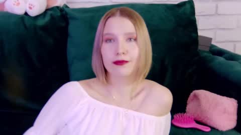 Snapshot of lililinn chatting on 5, 3, 2025 LiliLinn online show from 5, 3, 2025