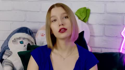 Snapshot of lililinn chatting on 10, 3, 2025 LiliLinn online show from 10, 3, 2025