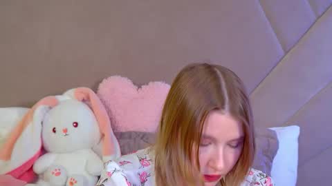 Snapshot of lililinn chatting on 16, 12, 2025 LiliLinn online show from 16, 12, 2025