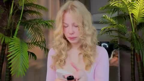 Snapshot of lililok101 chatting on 4, 3, 2026 lililok101 online show from 4, 3, 2026