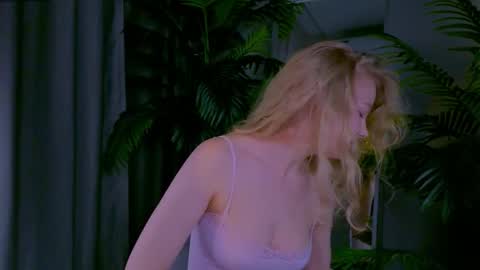 Snapshot of lililok101 chatting on 18, 3, 2026 lililok101 online show from 18, 3, 2026