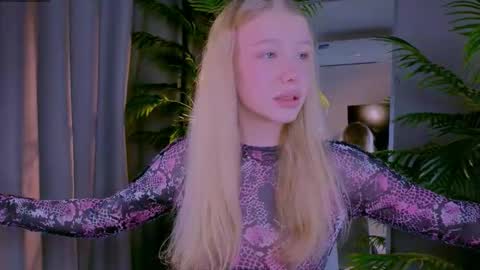 Snapshot of lililok101 chatting on 19, 3, 2026 lililok101 online show from 19, 3, 2026