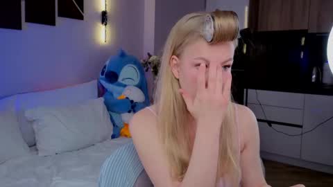 Snapshot of lililok101 chatting on 10, 4, 2026 lililok101 online show from 10, 4, 2026