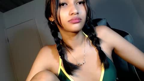 Snapshot of lilit_sensual chatting on 4, 2, 2026 Chloe online show from 4, 2, 2026