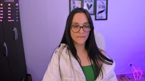 Snapshot of lilith01_ chatting on 4, 2, 2025 Leidy online show from 4, 2, 2025