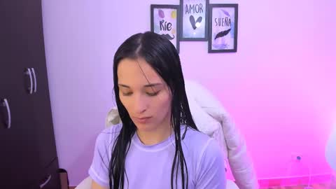 Snapshot of lilith01_ chatting on 14, 2, 2025 Leidy online show from 14, 2, 2025