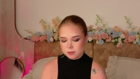 Snapshot of lilith_bonheur chatting on 2, 5, 2026 Lilith Bonheur online show from 2, 5, 2026