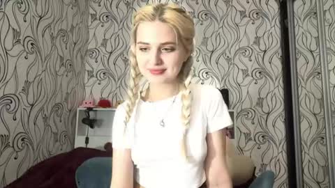 Snapshot of lilith_butterfly chatting on 16, 4, 2026 Lilly online show from 16, 4, 2026