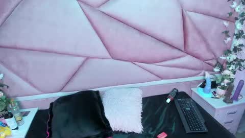 lilith cooper20 online show from 9, 1, 2025