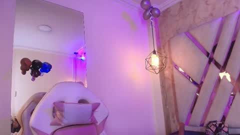   online show from 15, 12, 2025