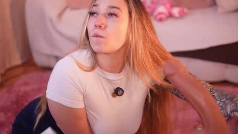 Snapshot of lilith_gray9 chatting on 16, 12, 2025 Lilith Gray online show from 16, 12, 2025