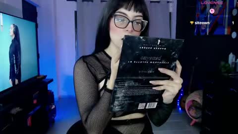 Snapshot of lilith_lennox chatting on 21, 4, 2026 lilith online show from 21, 4, 2026