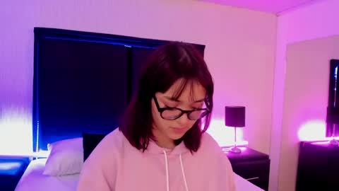 Snapshot of lilithbluum chatting on 18, 4, 2026 LilithBluum online show from 18, 4, 2026