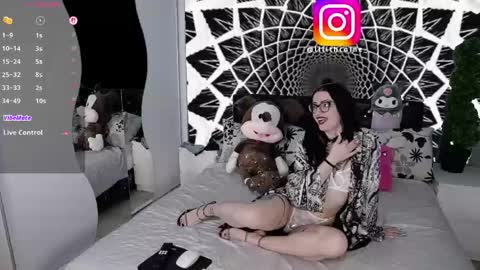 Lilith Caine online show from 10, 5, 2026
