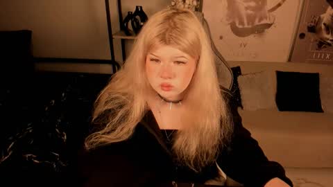 Snapshot of lilithnelson chatting on 7, 10, 2025 LilithNelson online show from 7, 10, 2025