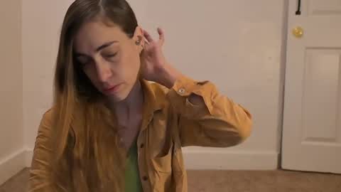 Snapshot of lilithoftrees chatting on 4, 3, 2025 L online show from 4, 3, 2025