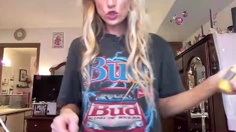 Snapshot of lilithohfish chatting on 17, 5, 2026 Lilithohfish online show from 17, 5, 2026