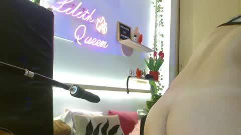 Snapshot of lilithqueen1 chatting on 5, 7, 2026 La pelirroja online show from 5, 7, 2026