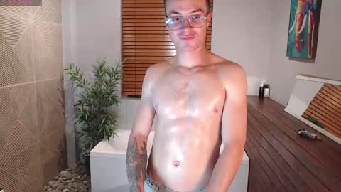 Snapshot of liljames_ chatting on 24, 11, 2025 Lil James online show from 24, 11, 2025