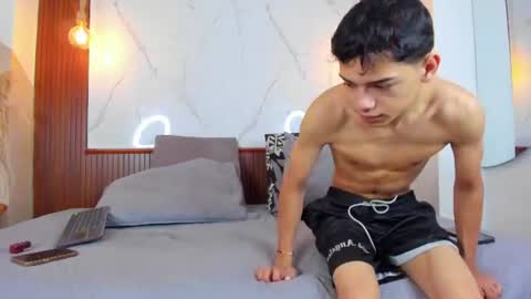 lillian_lee1 online show from 13, 6, 2026